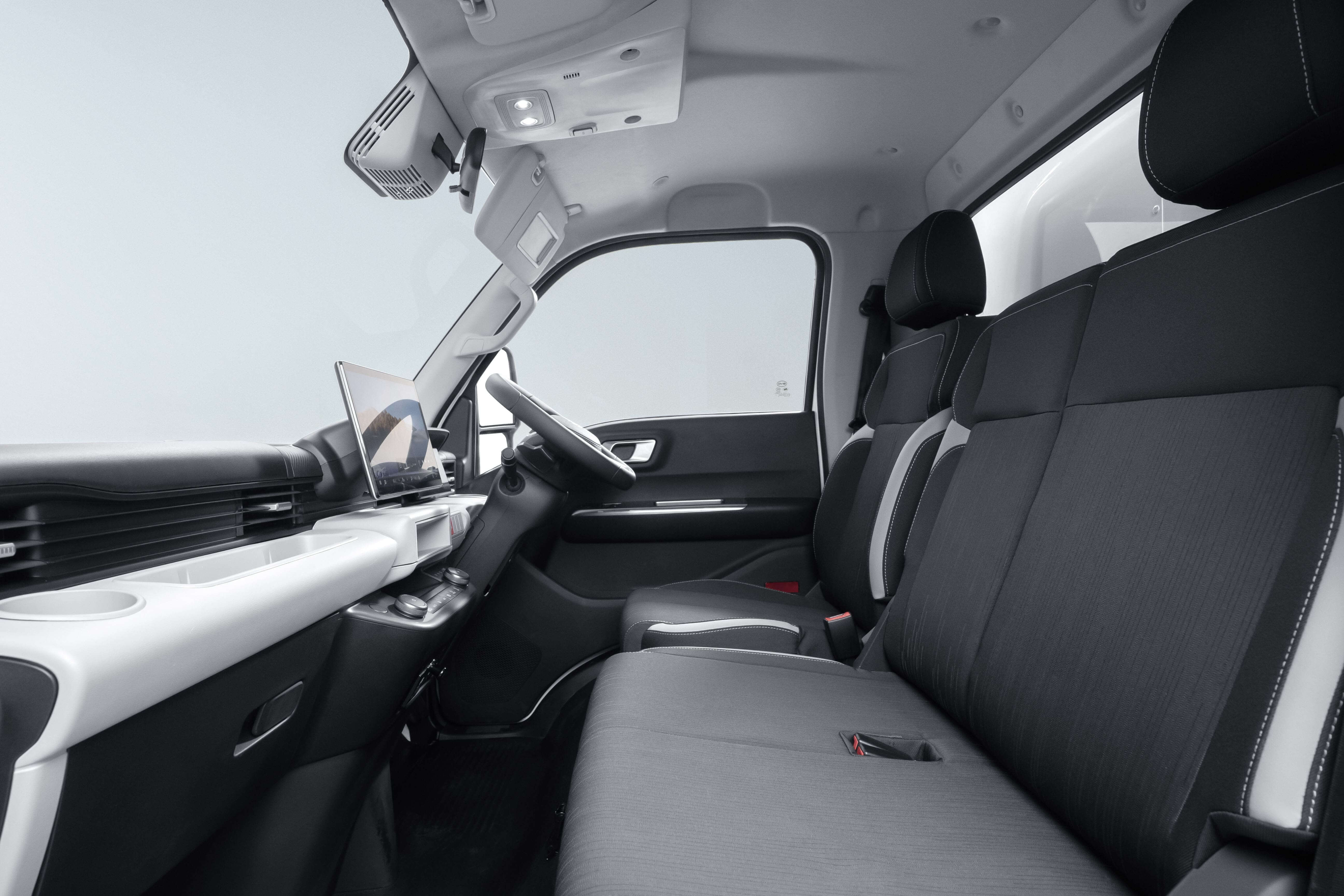 BYD T35 Electric Truck view 7